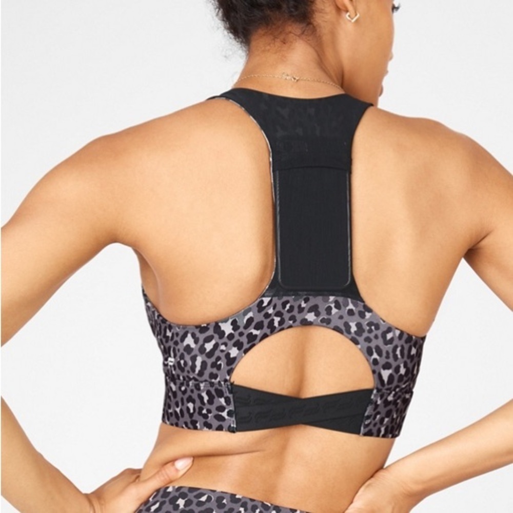 On-The-Go Midi Medium Impact Sports Bra - Picture 3 of 13